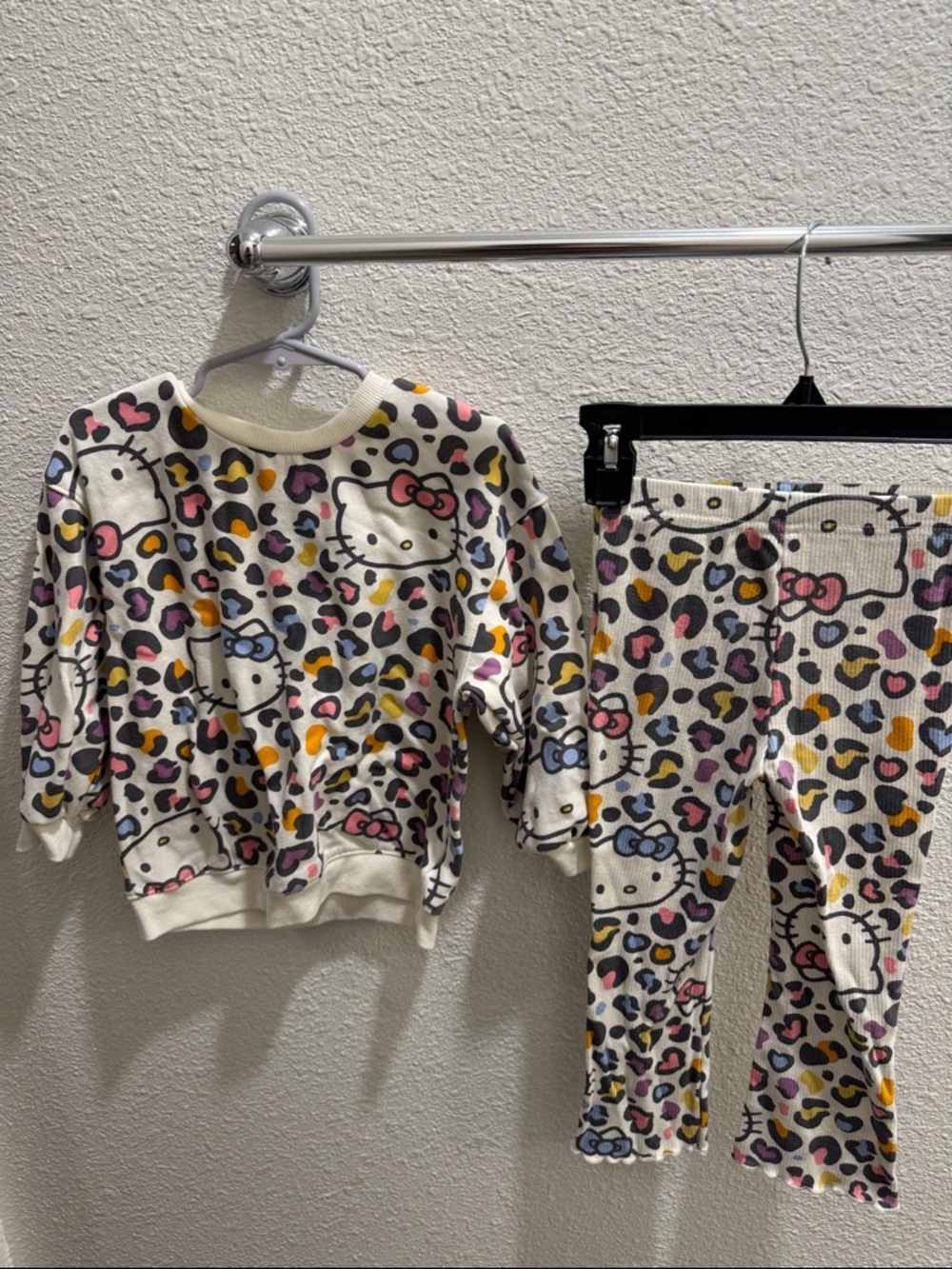 Hello Kitty Cream  Set with Pink, Yellow and Blue Leopard Spots